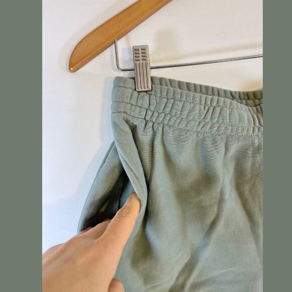 Rag and Bone Green City Short - size M - Picture 4 of 7